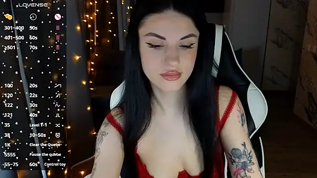 Mary   Moore online show from 02.14.25