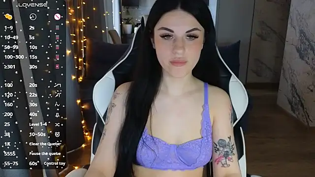 Mary   Moore online show from 03.07.25