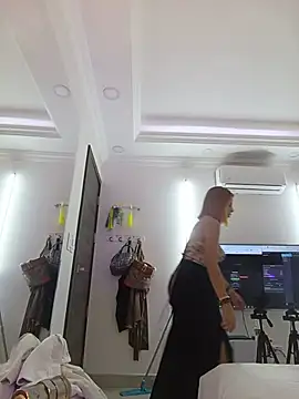 AdelinaVans online show from 07.18.26