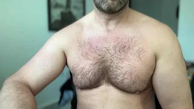 Snapshot of Mr_Beef chatting on 10.27.25 Mr Beef online show from 10.27.25