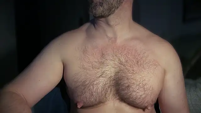 Snapshot of Mr_Beef chatting on 12.14.25 Mr Beef online show from 12.14.25