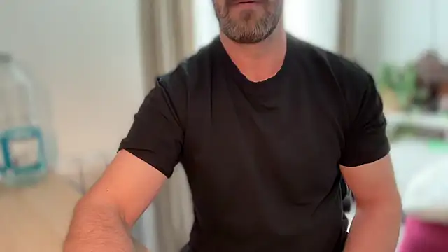 Mr Beef online show from 05.04.26