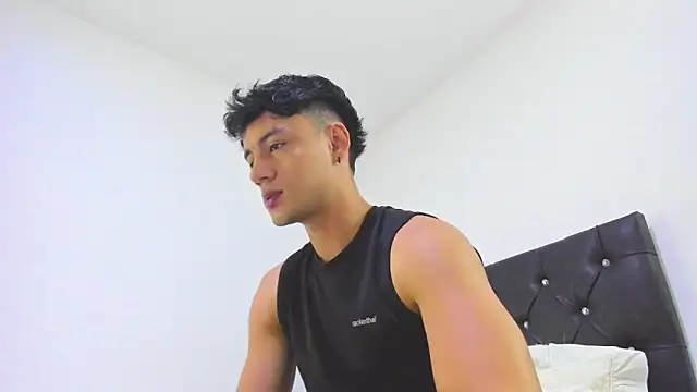 Sebastian-Dash online show from 02.21.25