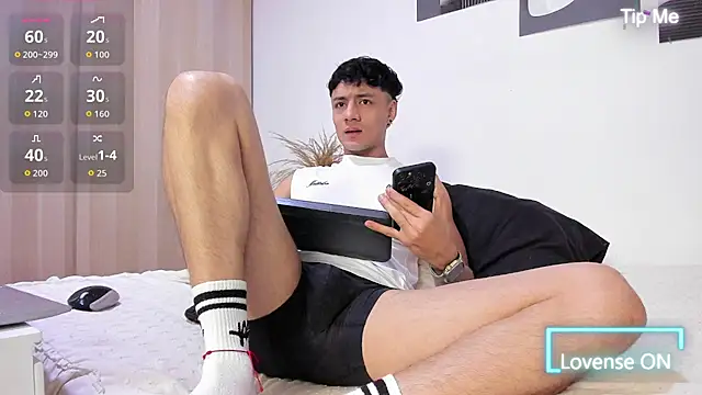 Sebastian-Dash online show from 11.28.25