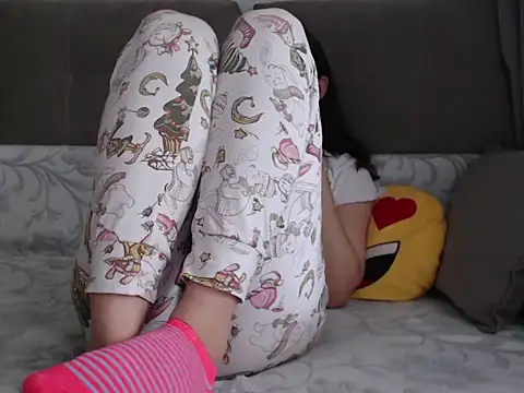  JustmeHere  online show from 10.19.25