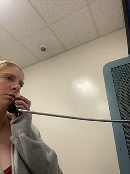 MsLG12301 online show from 02.18.25