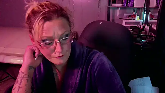 Snapshot of Lisalovely6981 chatting on 01.26.25 Lisalovely6981 online show from 01.26.25