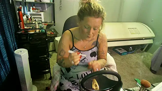 Snapshot of Lisalovely6981 chatting on 02.16.25 Lisalovely6981 online show from 02.16.25