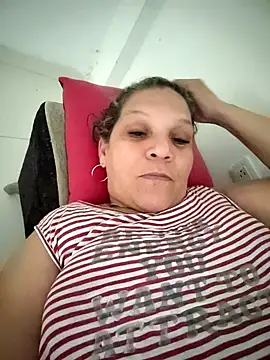 Snapshot of Uzziah_Sabag chatting on 10.14.25 Uzziah Sabag online show from 10.14.25