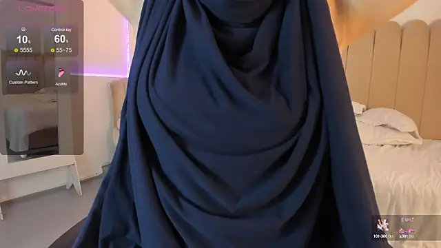 Snapshot of anna-henao chatting on 12.14.24 anna-henao online show from 12.14.24