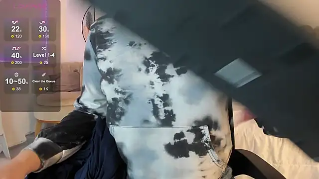 Snapshot of anna-henao chatting on 12.20.24 anna-henao online show from 12.20.24