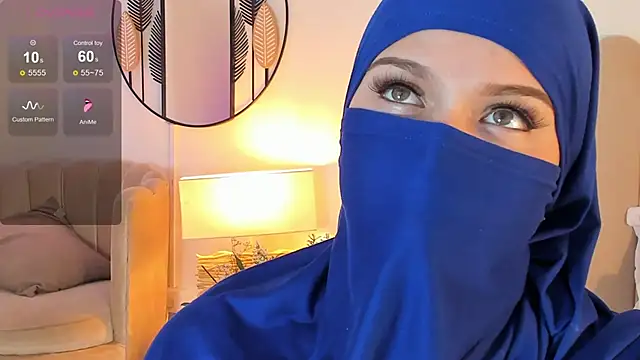 Snapshot of anna-henao chatting on 01.22.25 anna-henao online show from 01.22.25