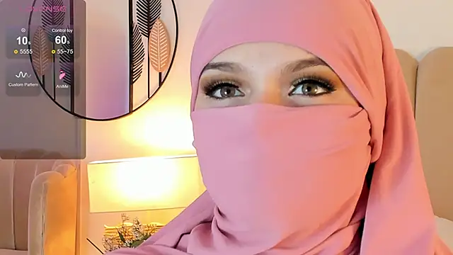 Snapshot of anna-henao chatting on 02.08.25 anna-henao online show from 02.08.25