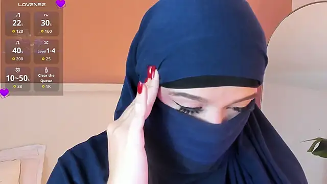 Snapshot of anna-henao chatting on 09.19.25 anna-henao online show from 09.19.25