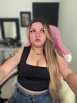 Snapshot of SweetPaige_ chatting on 07.19.26 SweetPaige online show from 07.19.26