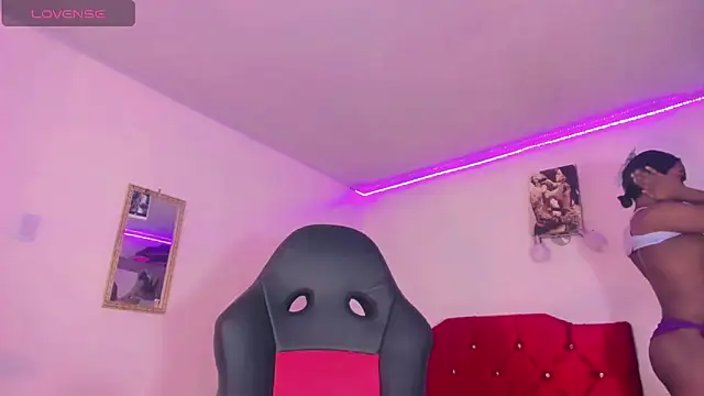 naomy  xx online show from 02.11.25