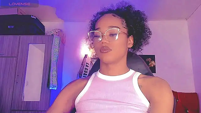 Snapshot of naomy__xx chatting on 07.21.26 naomy xx online show from 07.21.26