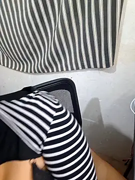 Snapshot of Derry_Cooper chatting on 11.29.25 Derry Cooper online show from 11.29.25