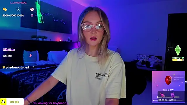 Snapshot of PrincessVS chatting on 03.23.25 PrincessVS online show from 03.23.25