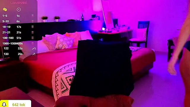 Snapshot of PrincessVS chatting on 10.11.25 PrincessVS online show from 10.11.25