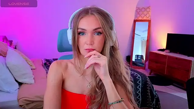 Snapshot of PrincessVS chatting on 11.06.25 PrincessVS online show from 11.06.25