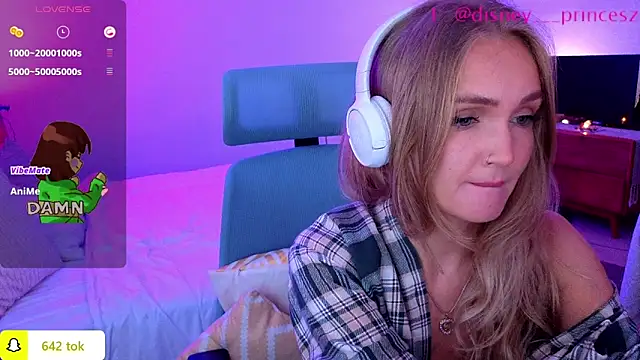 Snapshot of PrincessVS chatting on 02.22.26 PrincessVS online show from 02.22.26