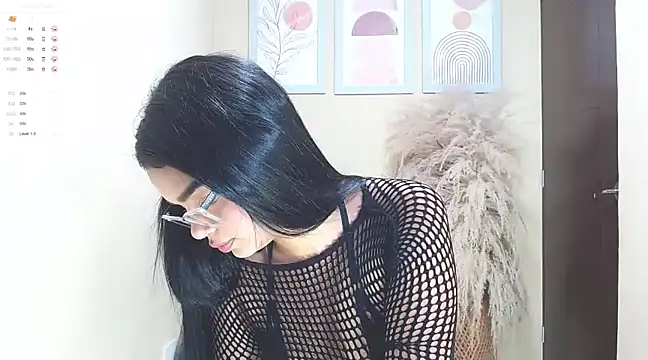 Snapshot of lindsay_sweet2 chatting on 02.02.25 lindsay sweet2 online show from 02.02.25