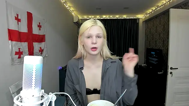 sashakiss99 online show from 02.19.25