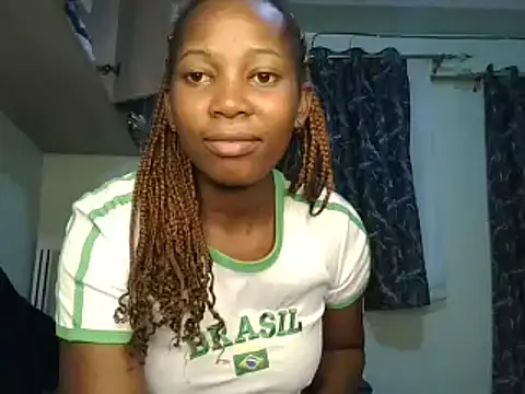 Petitiebooty online show from 01.26.25