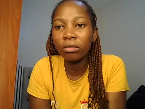 Petitiebooty online show from 02.07.25