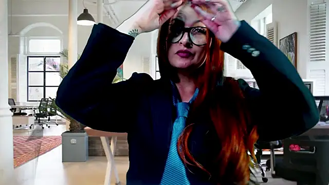 Snapshot of helenas_fantasy chatting on 02.12.25 helenas fantasy online show from 02.12.25