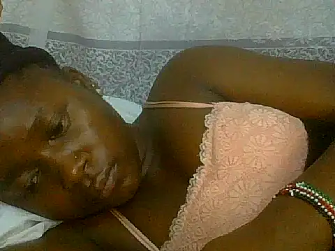 Snapshot of pretty_nanah chatting on 10.09.25 pretty nanah online show from 10.09.25