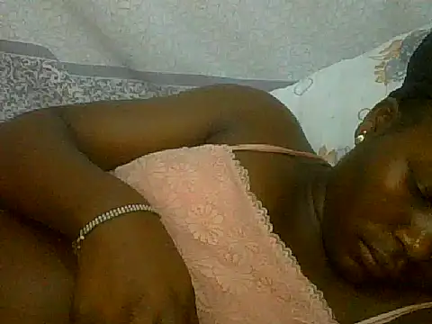 Snapshot of pretty_nanah chatting on 10.10.25 pretty nanah online show from 10.10.25