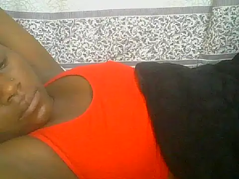 Snapshot of pretty_nanah chatting on 10.14.25 pretty nanah online show from 10.14.25