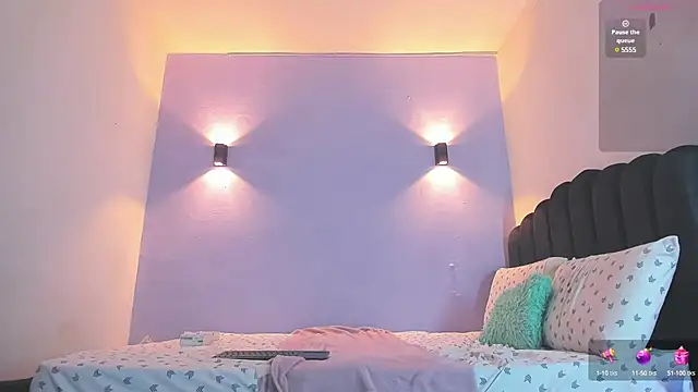 Sofia Clauss  online show from 03.05.25