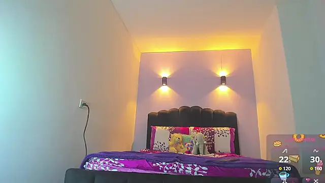 Sofia Clauss  online show from 09.21.25