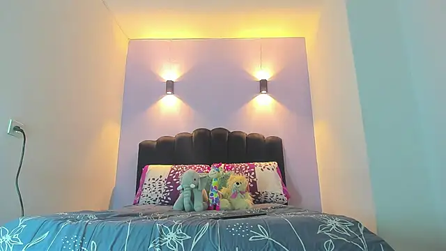 Sofia Clauss  online show from 09.26.25