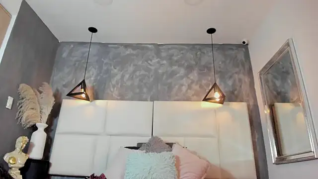 Sofia Clauss  online show from 07.17.26
