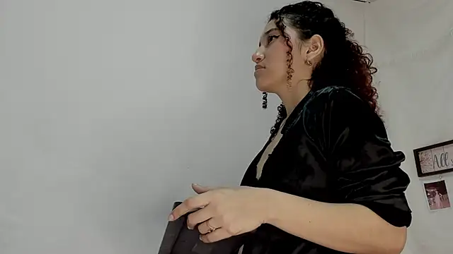 Snapshot of gabriela_duarte1 chatting on 02.02.25 gabriela duarte1 online show from 02.02.25