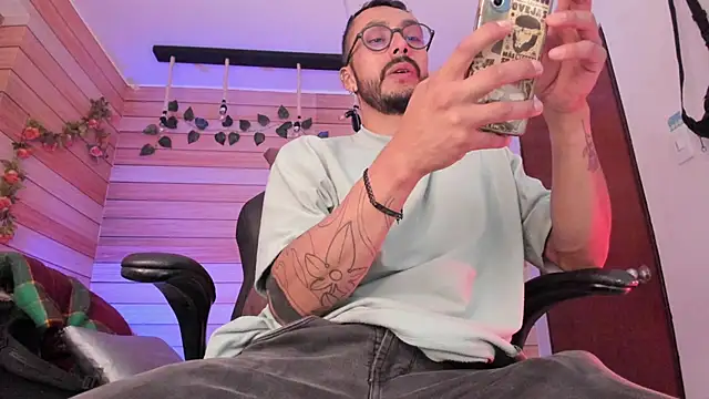 Tom cooper  online show from 03.07.25