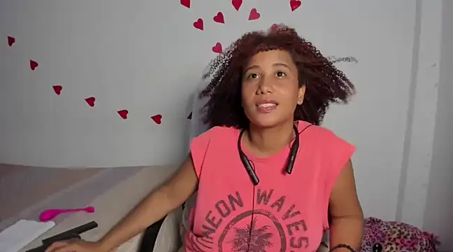 Snapshot of zandra_kiman chatting on 02.27.25 zandra kiman online show from 02.27.25