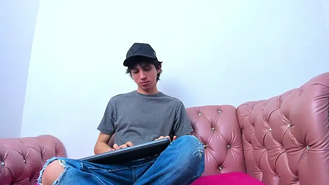 Snapshot of JeanRam18 chatting on 03.14.25 JeanRam18 online show from 03.14.25