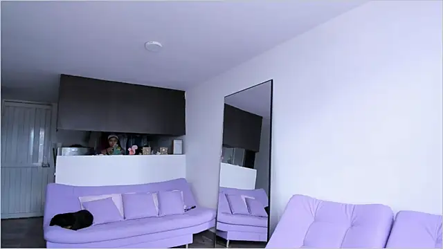 Lauren A online show from 09.15.25