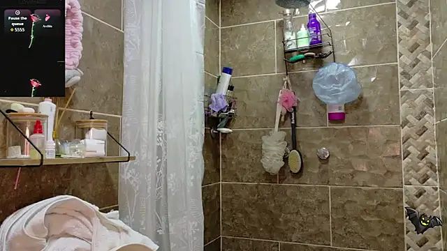 Snapshot of mollyshake1 chatting on 01.06.26 mollyshake1 online show from 01.06.26