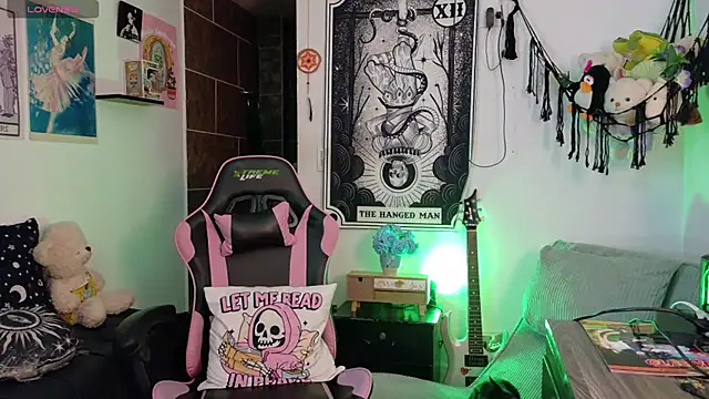 Snapshot of mollyshake1 chatting on 02.06.26 mollyshake1 online show from 02.06.26