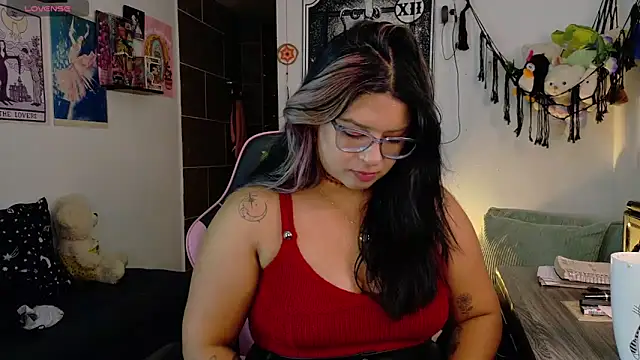 Snapshot of mollyshake1 chatting on 02.08.26 mollyshake1 online show from 02.08.26