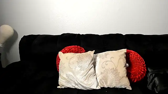 Snapshot of yiauana chatting on 03.01.25 yiauana online show from 03.01.25