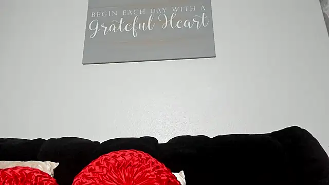 Snapshot of yiauana chatting on 03.11.25 yiauana online show from 03.11.25