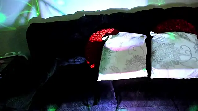 Snapshot of yiauana chatting on 03.16.25 yiauana online show from 03.16.25