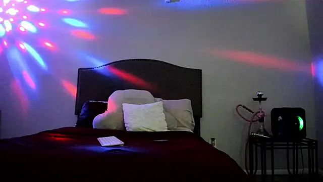 Snapshot of yiauana chatting on 09.09.25 yiauana online show from 09.09.25